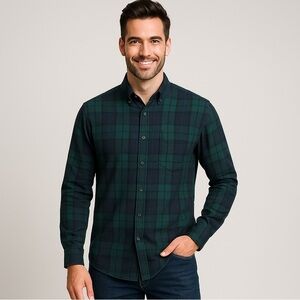 Uniqlo Men's Dark Green and Navy Checkered Shirt